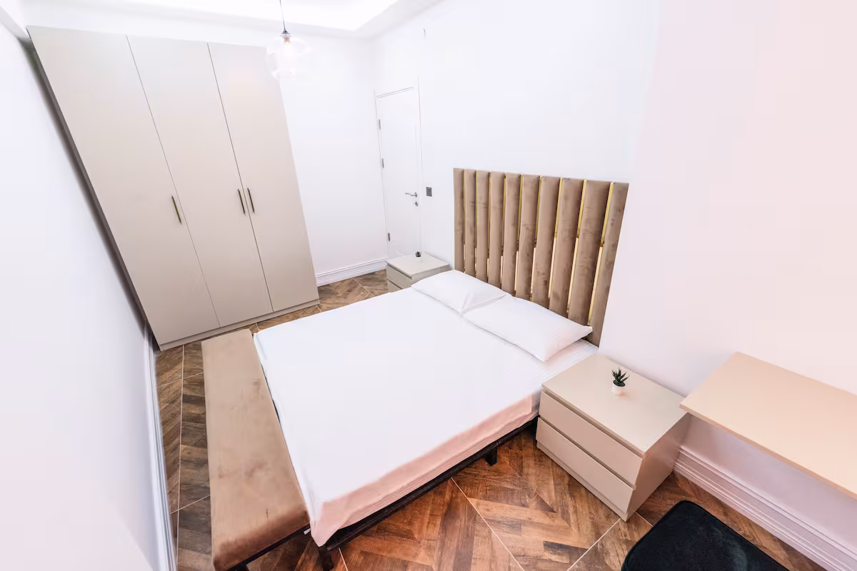 Enver Apartmanı 2